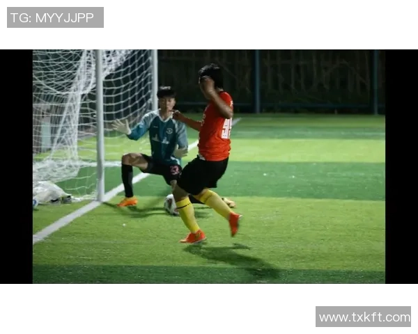 足球明星重返训练场展现风采与激情的精彩瞬间